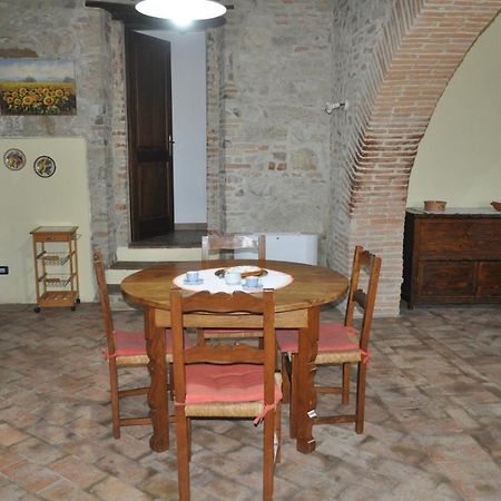Farm Stay Il Carro Del Colle โกลเลวาเลนซา ภายนอก รูปภาพ