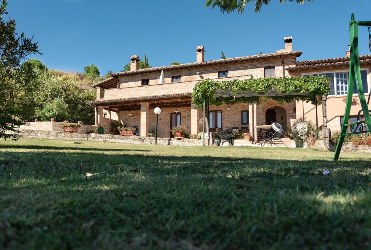 Farm Stay Il Carro Del Colle โกลเลวาเลนซา ภายนอก รูปภาพ